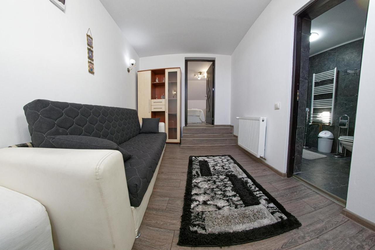Casa De Pe Deal Sadova  Buitenkant foto