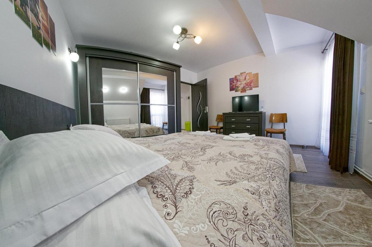 Casa De Pe Deal Sadova  Buitenkant foto
