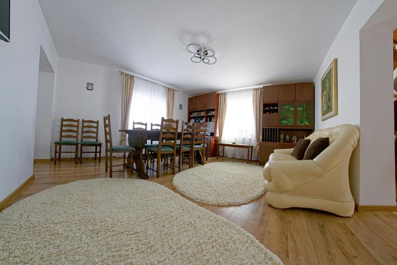 Casa De Pe Deal Sadova  Buitenkant foto