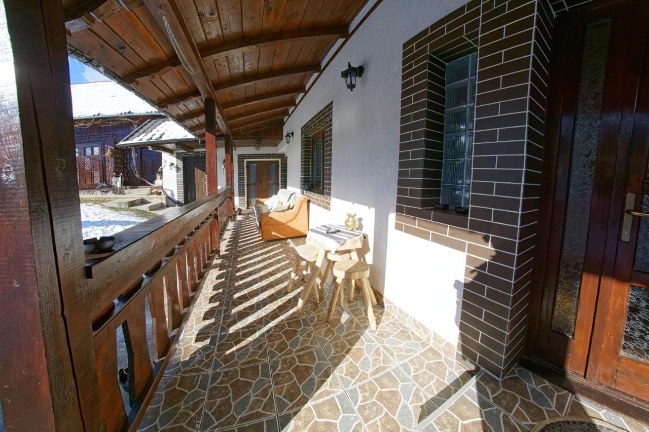 Casa De Pe Deal Sadova  Buitenkant foto