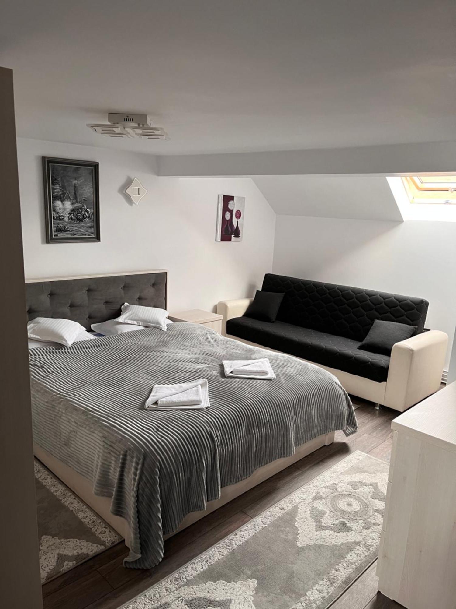 Casa De Pe Deal Sadova  Buitenkant foto