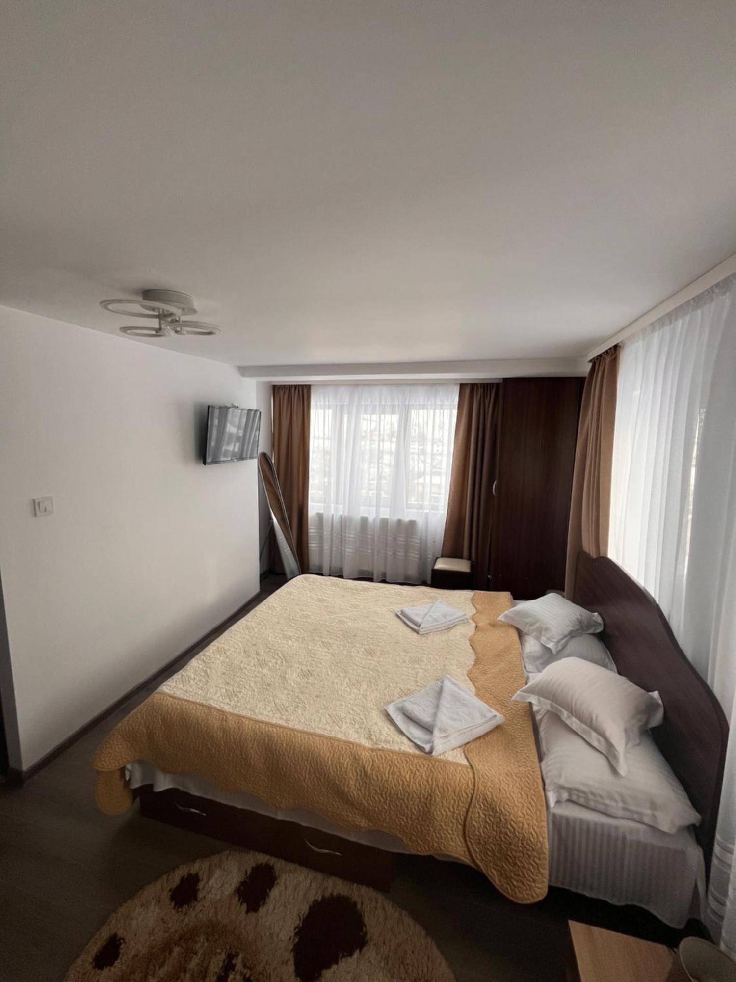 Casa De Pe Deal Sadova  Buitenkant foto