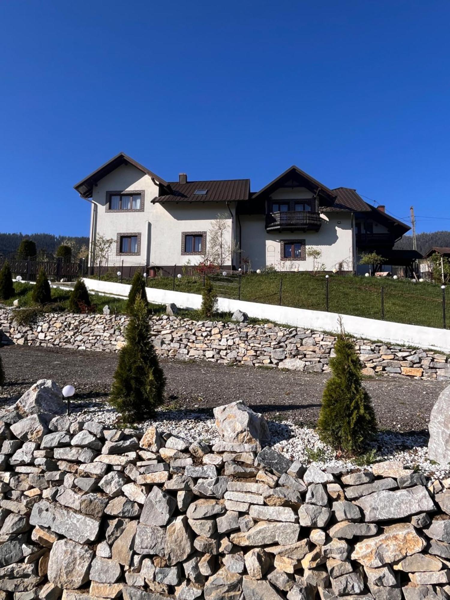 Casa De Pe Deal Sadova  Buitenkant foto