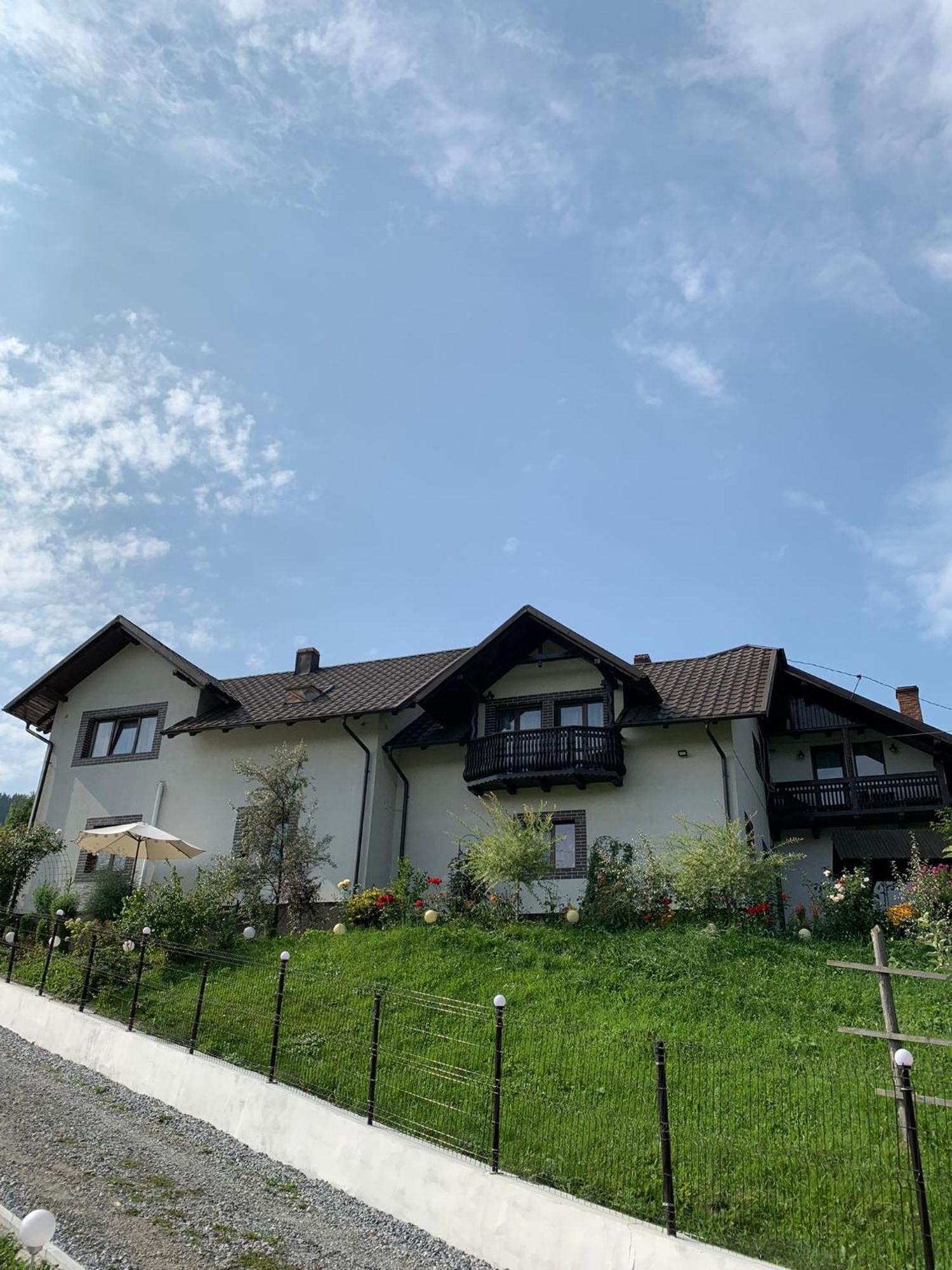 Casa De Pe Deal Sadova  Buitenkant foto